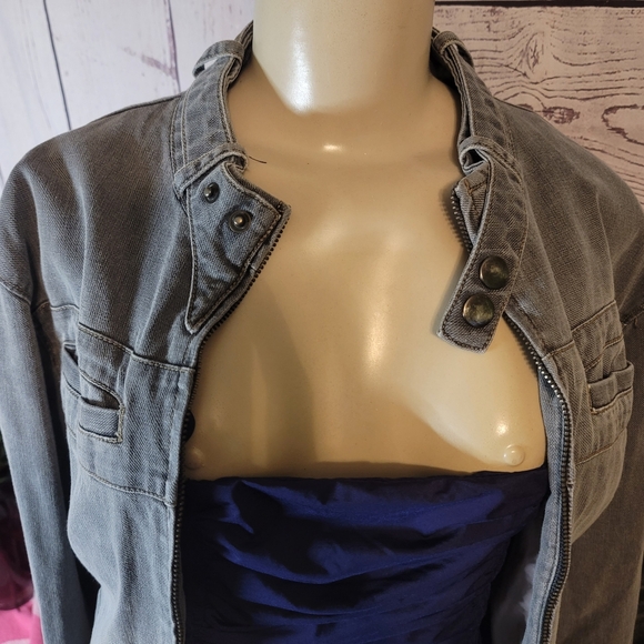 Guess Grey Vintage Jean Jacket -100 % Cotton - Picture 4 of 10